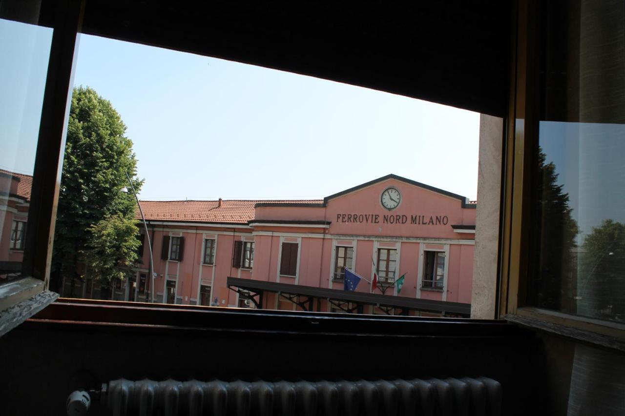 L'Appartamento Della Stazione Di Saronno Exterior photo